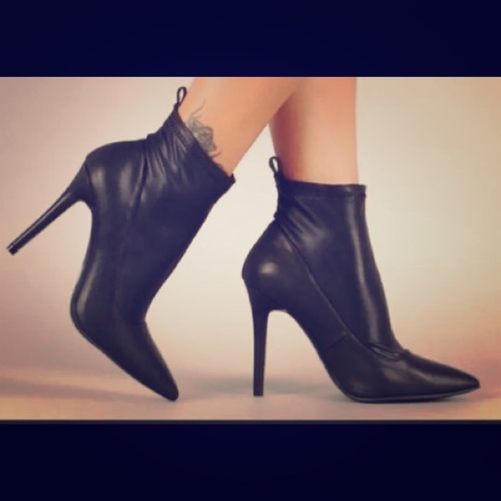 ❗️❗️❗️SOLD❗️❗️❤️❤️❤️pointy ankle booties